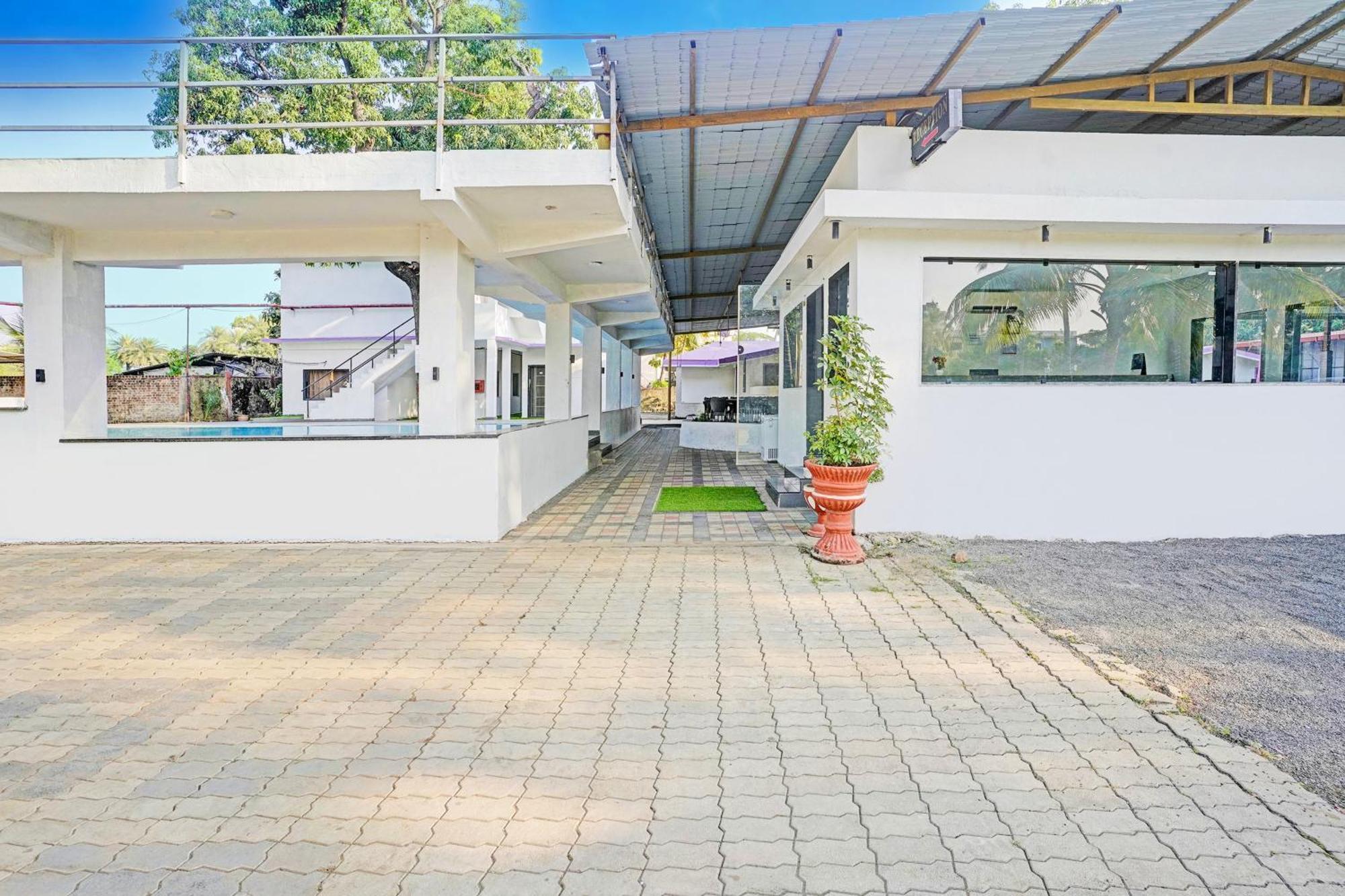 Hotel O Summer House Daman Buitenkant foto
